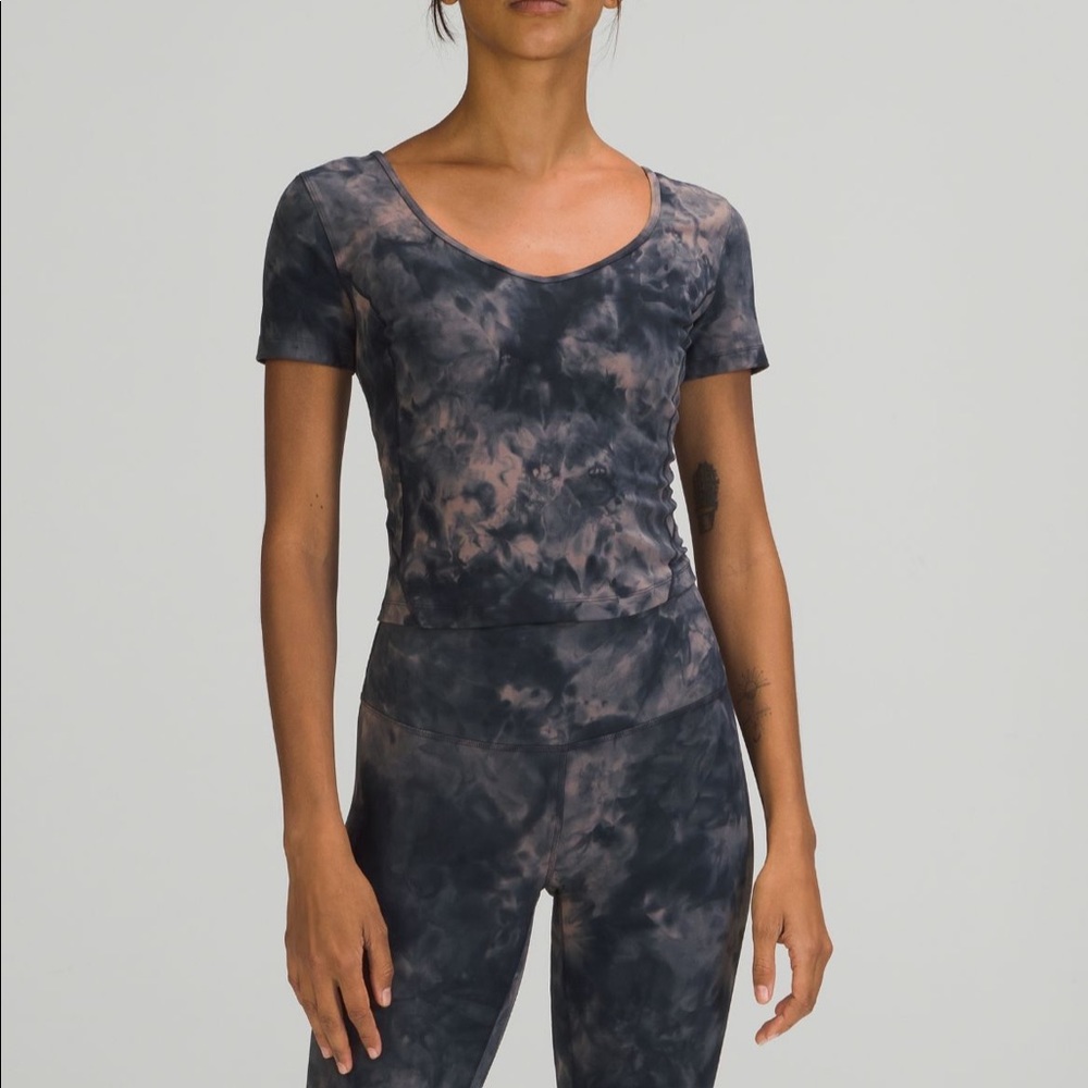 Lululemon Align Tee size: 4 color: diamond dye lunar rock true navy